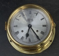 Große VETUS Schiffsuhr mit